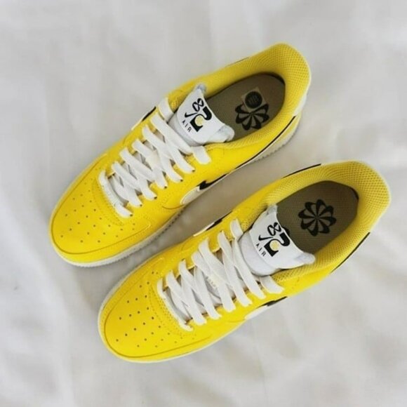 * 7 MEN\'S Nike Air Force 1 07 LV8 YELLOW / WHITE DO9786-700 SNEAKERS main image 9